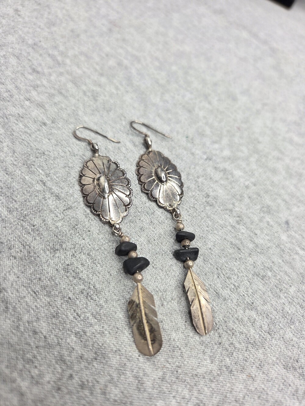 Vintage Southwestern Sterling Silver Concho Feather Onyx Dangle Earrings